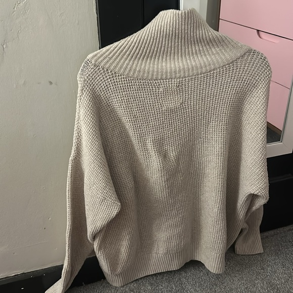 Aerie Waffle Cowl neck with zip up - Picture 5 of 5